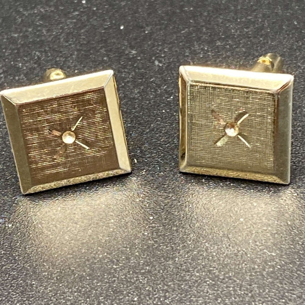 Unsigned Gold Tone Cufflinks Vintage Starburst Pattern Square 0.75"